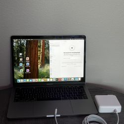 MacBook Pro 13inch 2019 / i7 / 16gb ram / 500gb storage 