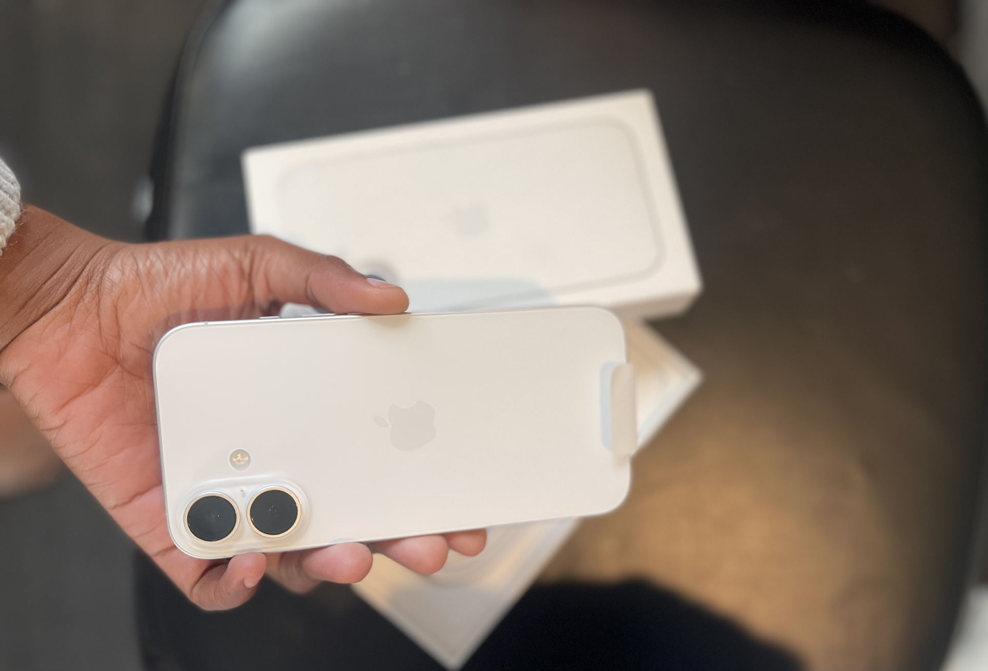 Iphone 16 - 6.1 inch display - 128GB