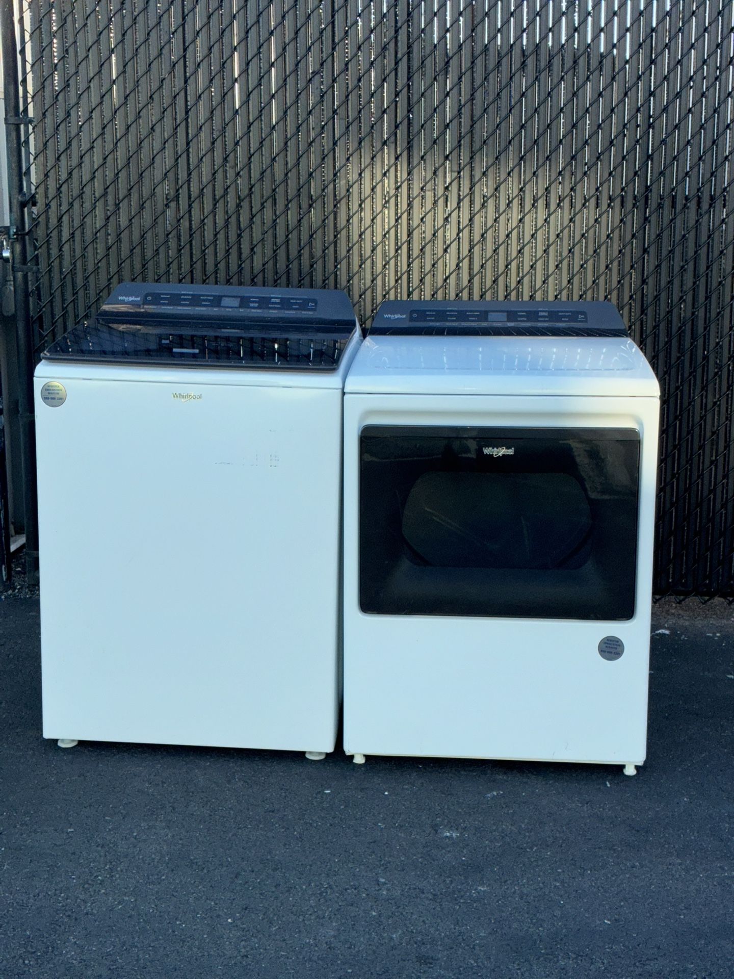 WHIRLPOOL TOP LOAD WASHER AND ELECTRIC DRYER. WORKS PERFECT. 30 DAYS WARRANTY.