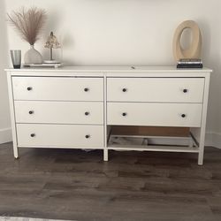 Night tables and dresser