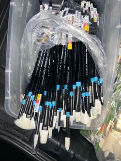 Oil brushes for paint