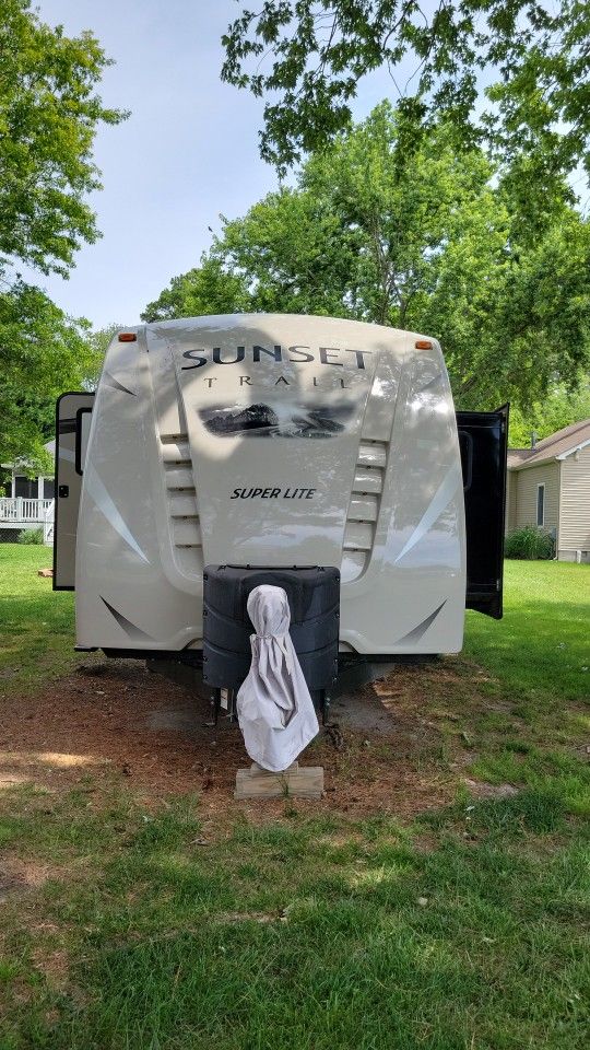 2017 SUNSET RV 25ft.