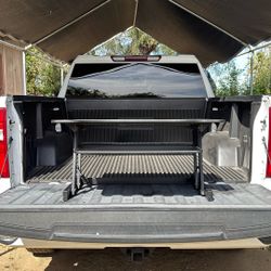 Rocelco 32W Manual Adjustable Desk