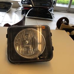 2004 To 2009 Hummer Headlight Passenger Side Assembly #196 FB202