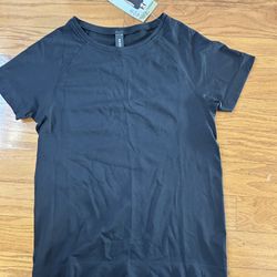 NWT Mondetta Women's Short Sleeve Seamless Tee Size M