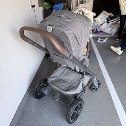 NUNA Stroller