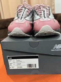 New Balance size 7 men sneakers