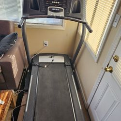NordicTrack T7 Si Treadmill Heavy Duty, Full Size, Foldable And Programable