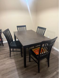 Dining room table