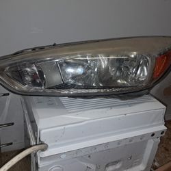 2017.  Ford.  Fusion  Headlights Sedan 