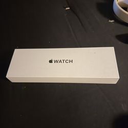 Apple Watch SE 3 44mm white.