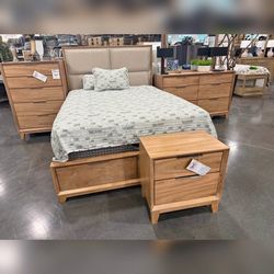 5 Pieces Brown Color King Or Queen Bedroom Set