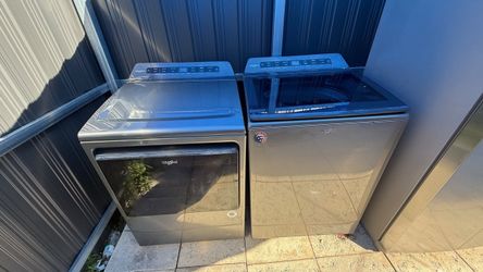 Whirlpool Washer and Dryer Set