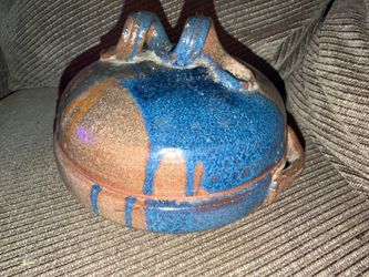 • Vintage Studio Art Pottery Lidded Casserole Dish – Blue & Earthtone Drip Glaze
