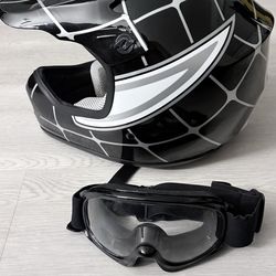 Kids Motocross / Off-Road Helmet with Goggles – Great Condition