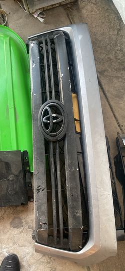 Toyota Tundra grill