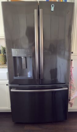 GE Refrigerator