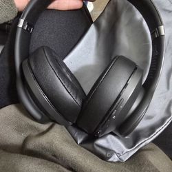 Wireless Headphones  DOQAUS