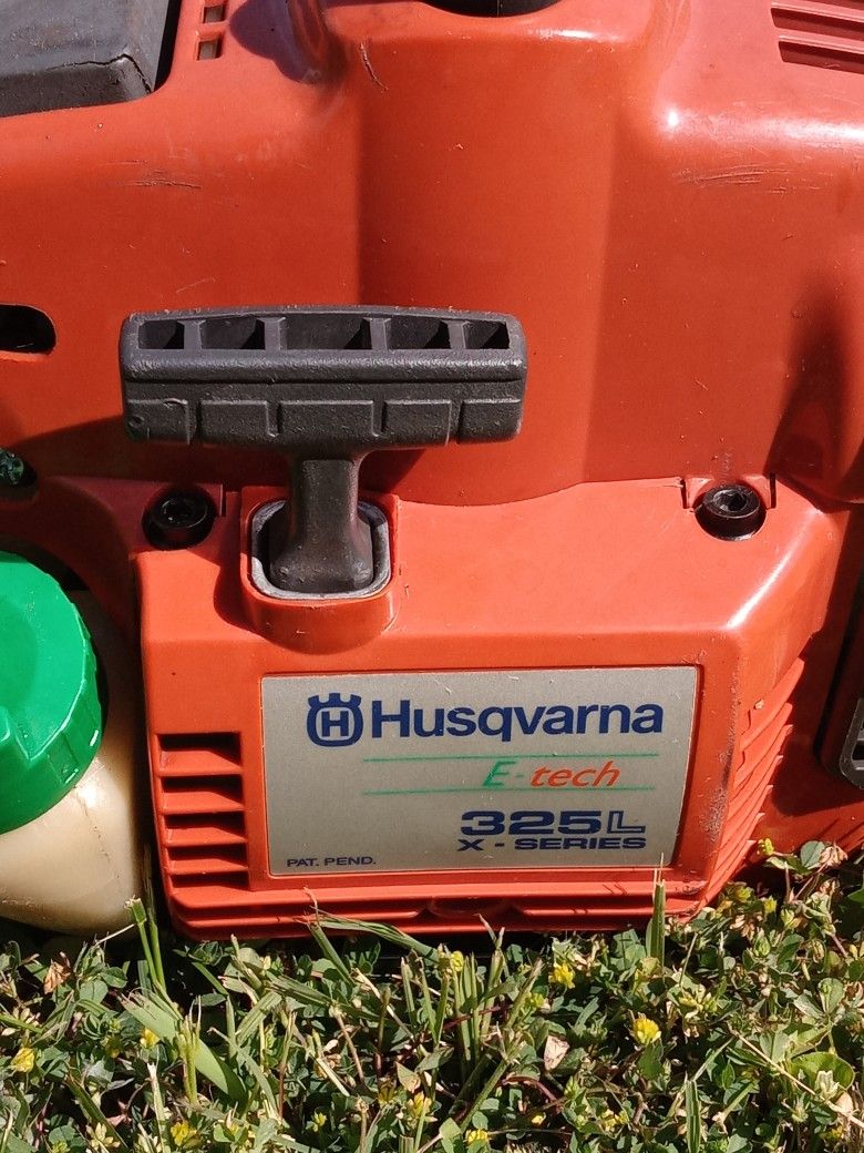 Husqvarna 325L STRAIGHT SHAFT WEEDEATER for Sale in Hampton, VA OfferUp