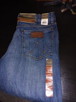BRAND NEW WRANGLER BOOTCUT RELAXED JEANS#!!