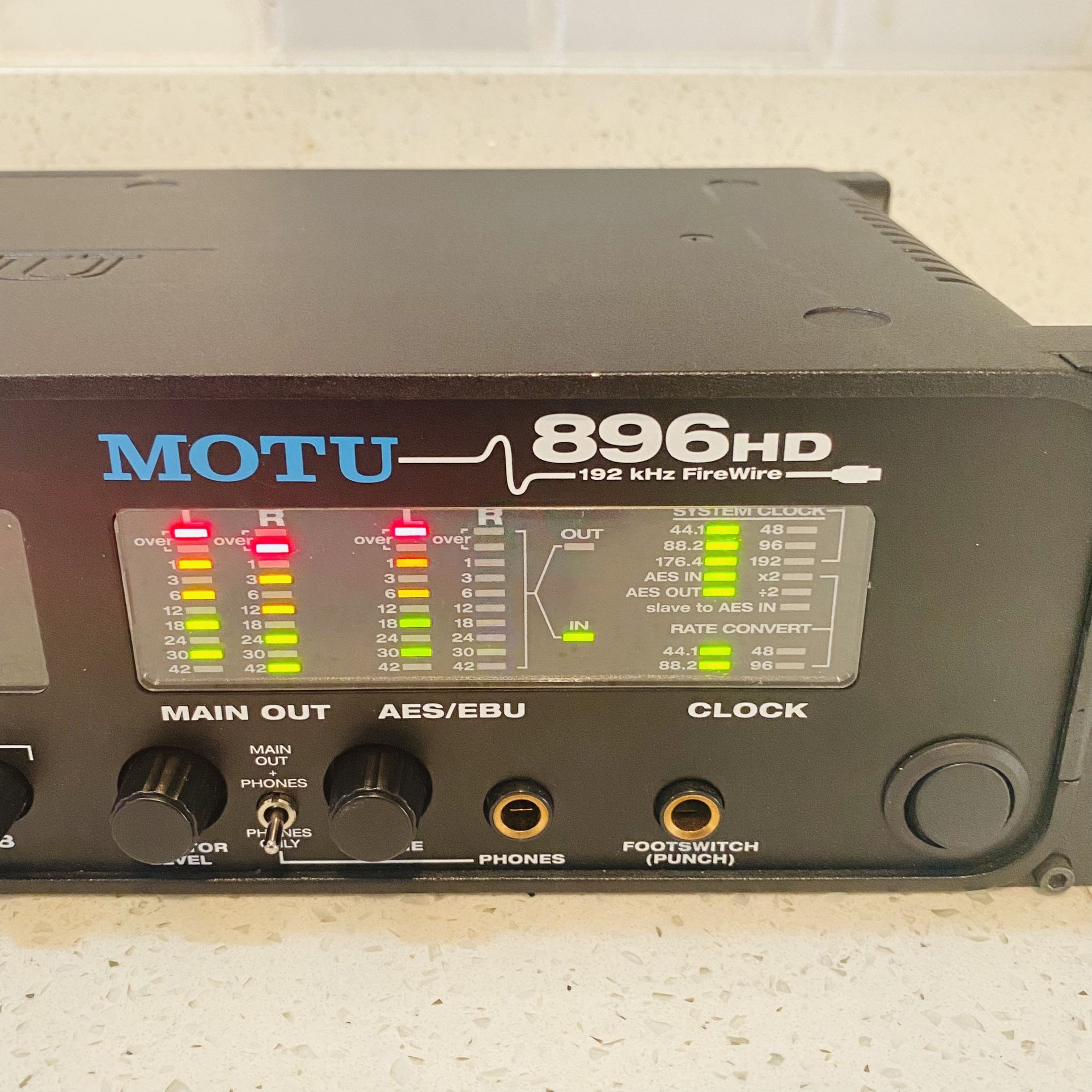 MOTU 896HD-8-Channel-24 Bit-192 kHz-Firewire Audio Interface-XLR I