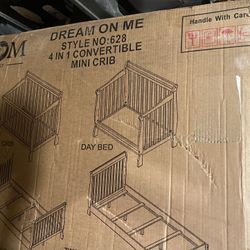 Dream On Me 4-in-1 Convertible Crib
