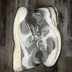 New Balance 2002r