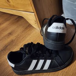 Boy's Adidas