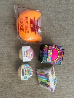 Needoh Ripples, Hello Kitty Dumpling Glow Edition , Squishies