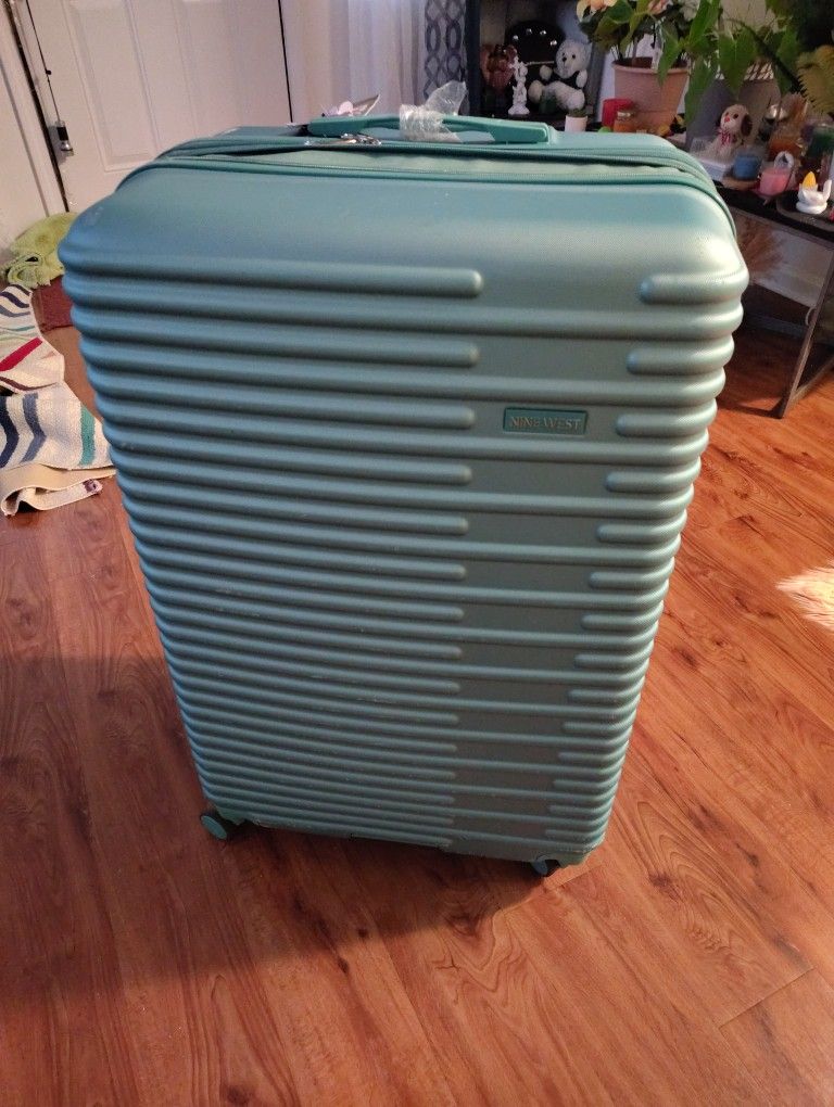 NINE WEST TEAL LUGGAGE