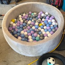 Soft Sided Ball Pit With Balls