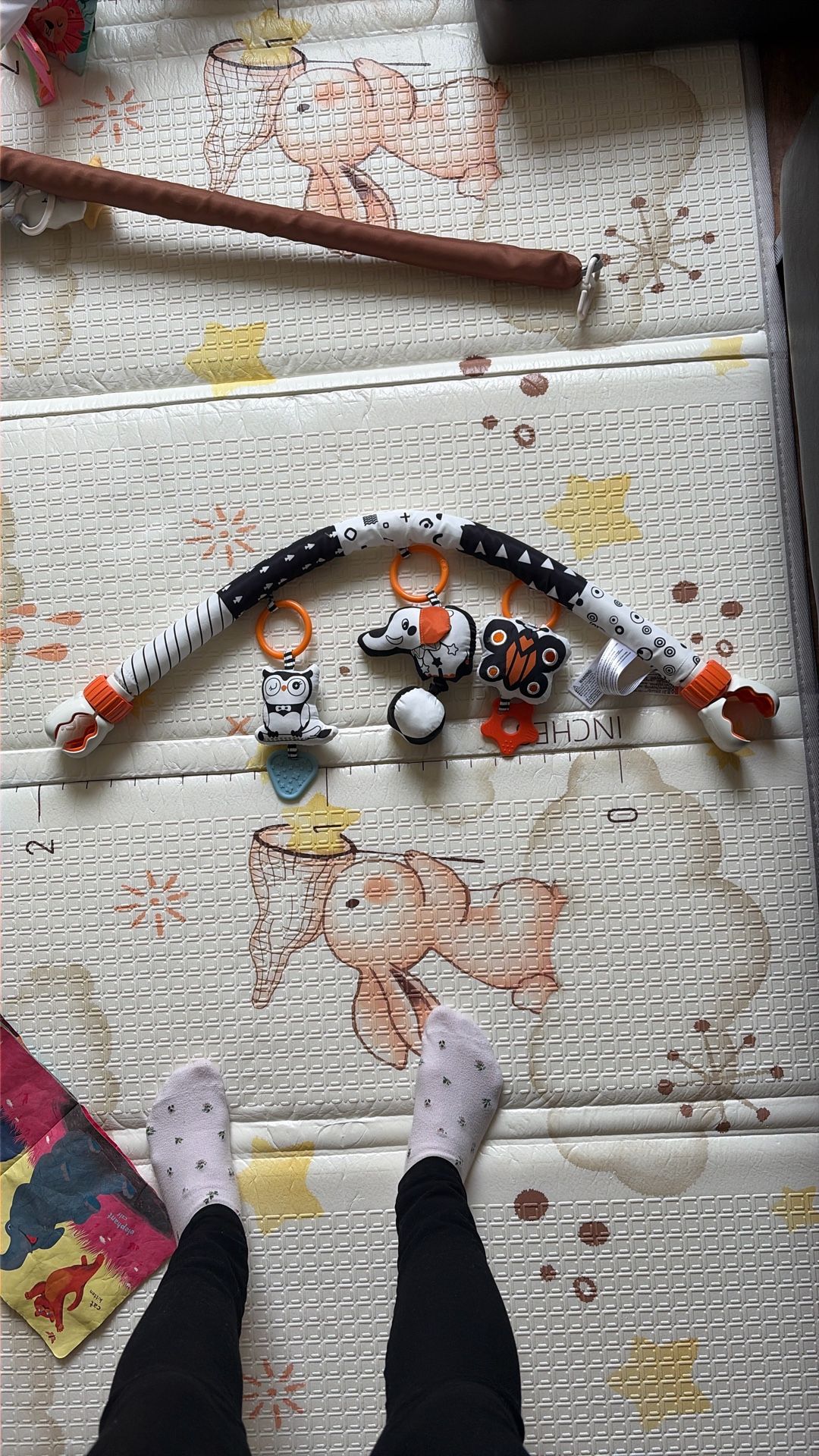 Baby bassinet hanging toys