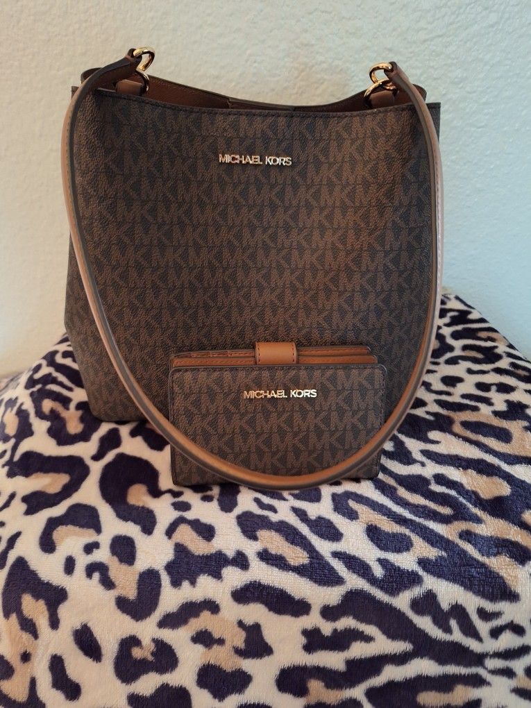 Michael Kors Purse/Wallet