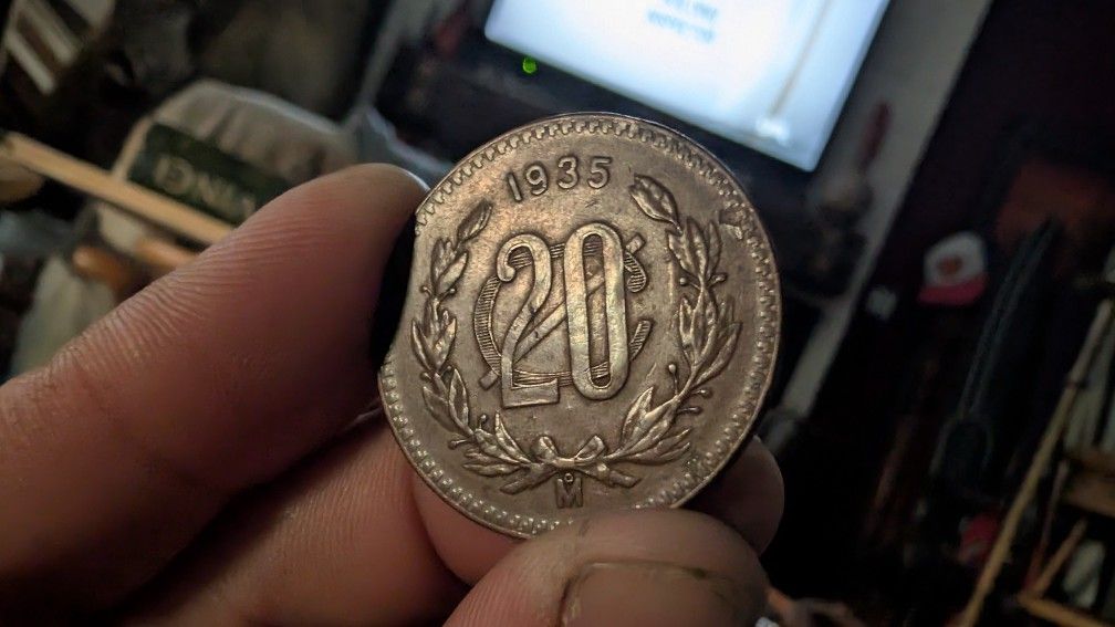 1935 20 Centavos Bronze Good Condition Mexico Coin