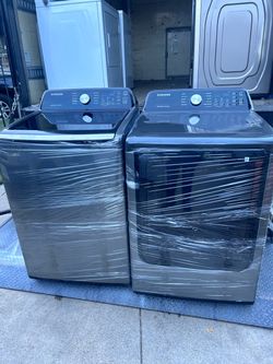 SAMSUNG WASHER AND. DRYER. SET.