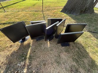 8 computer monitors tested good