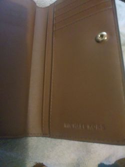 Micheal kors woman's wallet