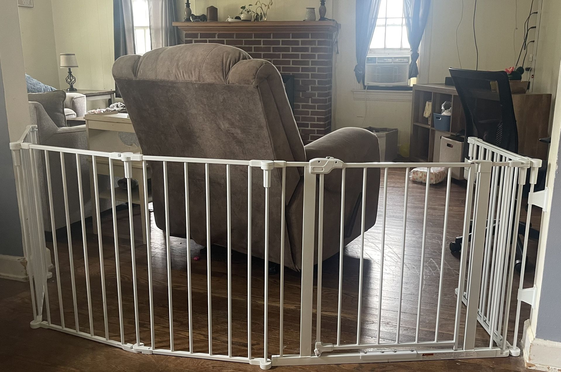 Large Baby/pet Gate/Play Yard