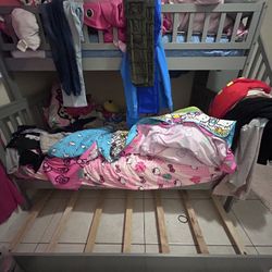 Bunk bed 