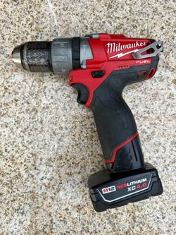Milwaukee M12 Hammer Drill Driver With XC 4.0 Battery