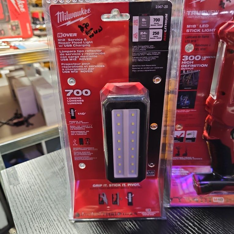 Milwaukee M12 ROVER Service and Repair Flood Light with USB Charging for  Sale in Long Beach, CA OfferUp