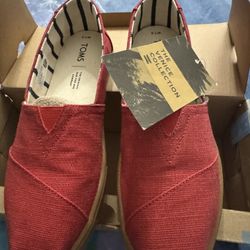New Toms women shoes, size 7,5