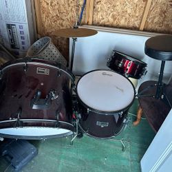 Gammon Drum Set