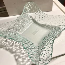 Vintage, never used set of 2 decorative glass bowls or serving bowls by Kirkland’s