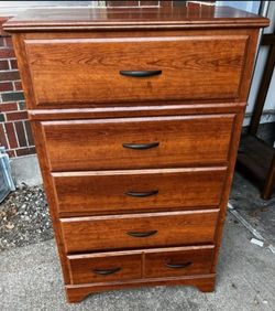 Brand New Queen/ Full Bedroom Set