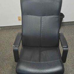 Office Chairs $40 Each, 2 Available 