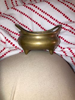 Antique Chinese incense vessel.