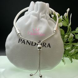 Pandora style adjustable bracelet in 925 silver.