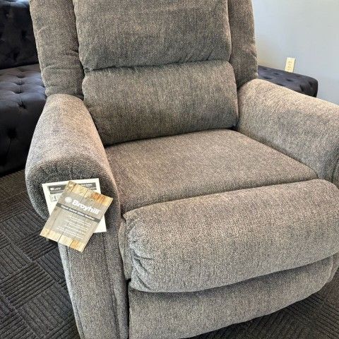 Brand New Broyhill Swivel/ Rocker  Recliner 