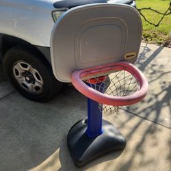 Little Tykes small adjustable basketball hoop 
